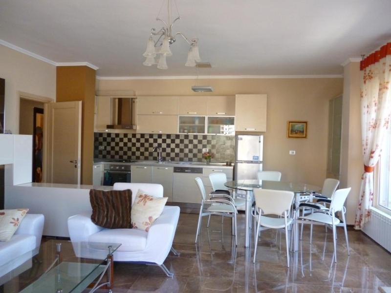 Apartment Apartamento Sarandë